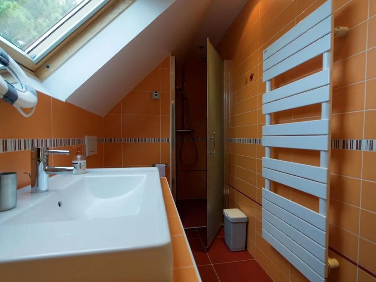 Maison Spacieuse A 10 Min De La Plage De Kerel, Grand Jardin, Sans Wifi Ni Tv, Ideale Pour Se Deconnecter - Fr-1-418-6 Bangor 0*,  Francja